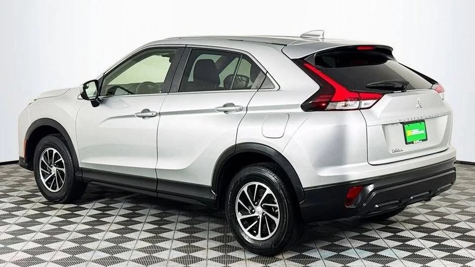 2022 Mitsubishi Eclipse Cross - Image 4 of 20