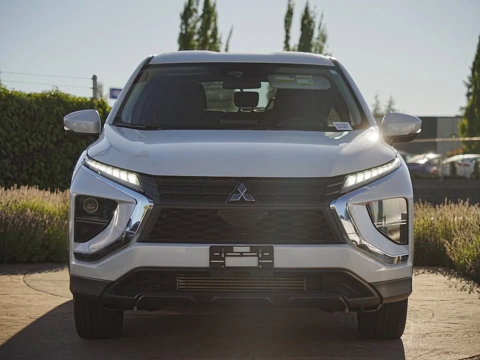2022 Mitsubishi Eclipse Cross - Image 3 of 20