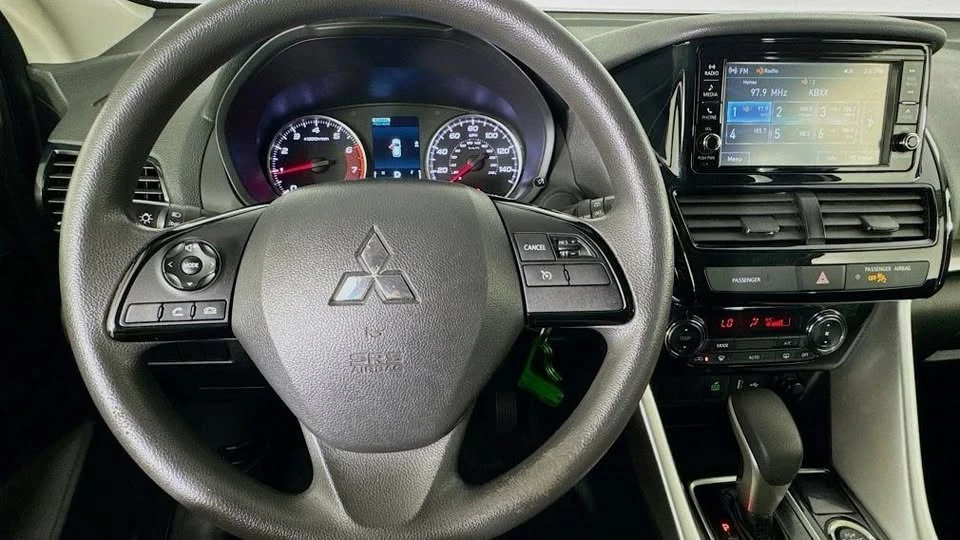 2022 Mitsubishi Eclipse Cross - Image 7 of 20