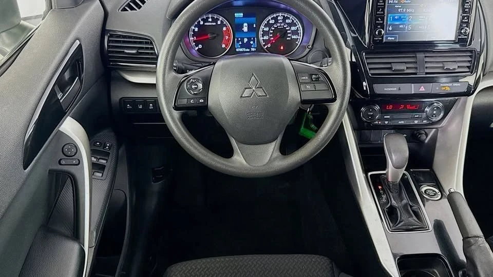 2022 Mitsubishi Eclipse Cross - Image 11 of 20