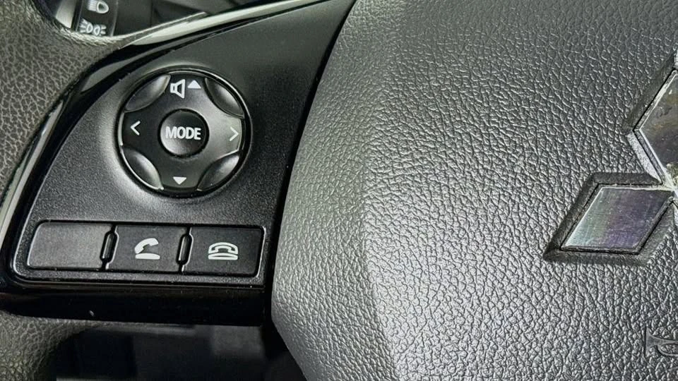 2022 Mitsubishi Eclipse Cross - Image 8 of 20