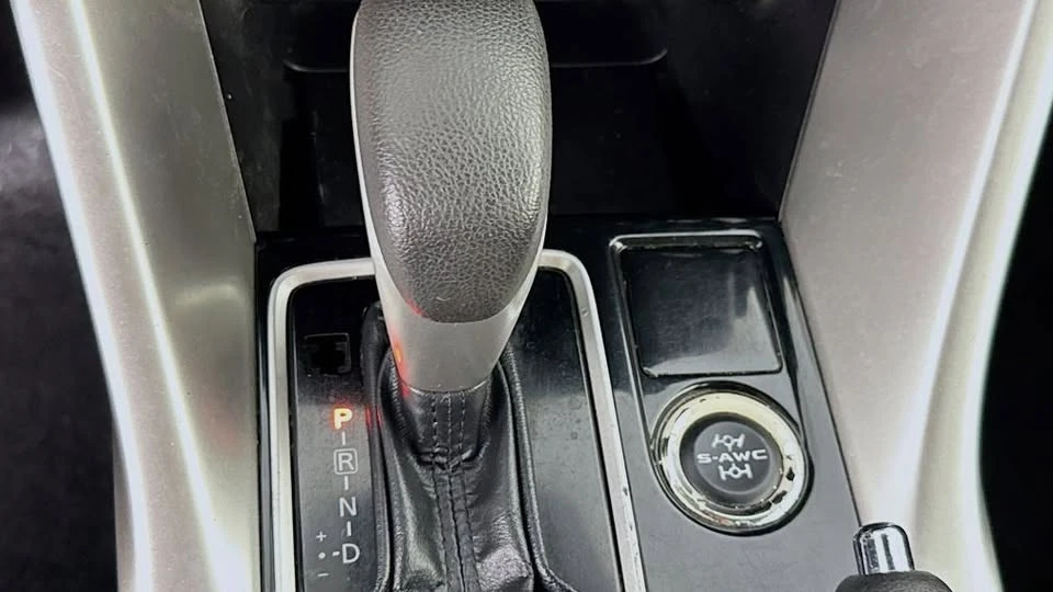 2022 Mitsubishi Eclipse Cross - Image 14 of 20