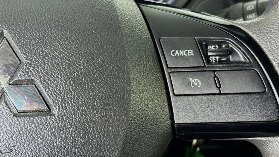 2022 Mitsubishi Eclipse Cross - Image 9 of 20