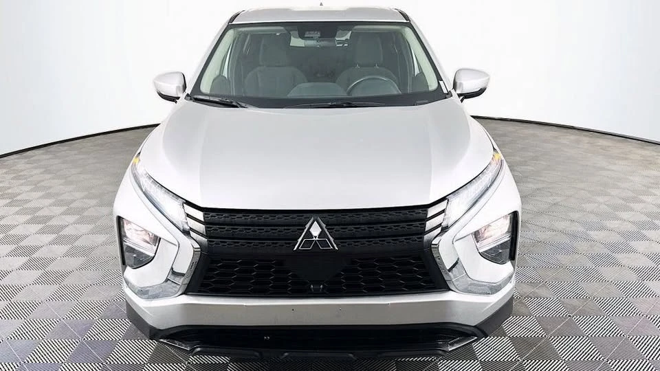 2022 Mitsubishi Eclipse Cross - Image 2 of 20