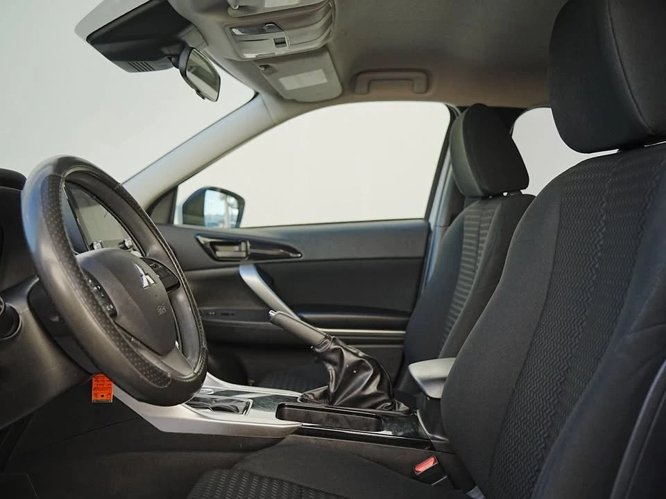 2022 Mitsubishi Eclipse Cross - Image 9 of 19