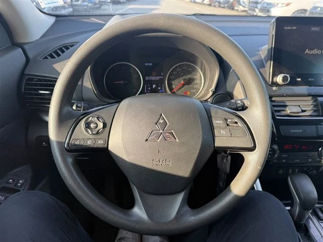 2022 Mitsubishi Eclipse Cross - Image 14 of 20