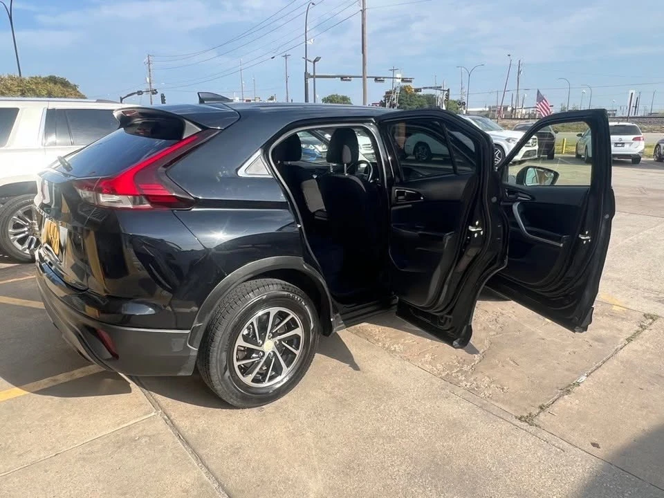 2022 Mitsubishi Eclipse Cross - Image 12 of 20