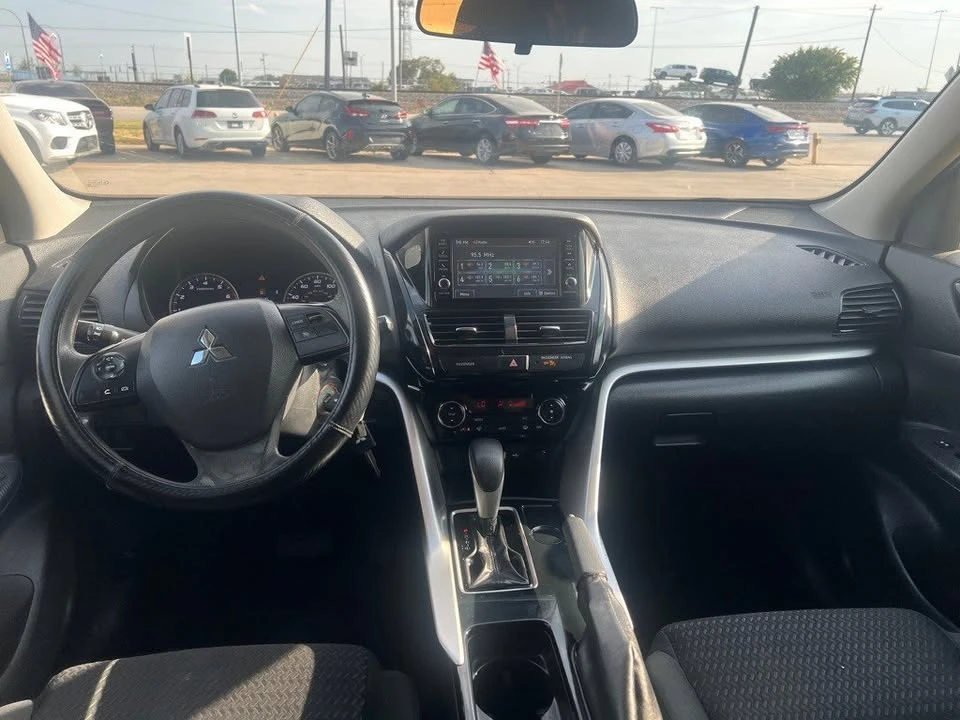 2022 Mitsubishi Eclipse Cross - Image 18 of 20