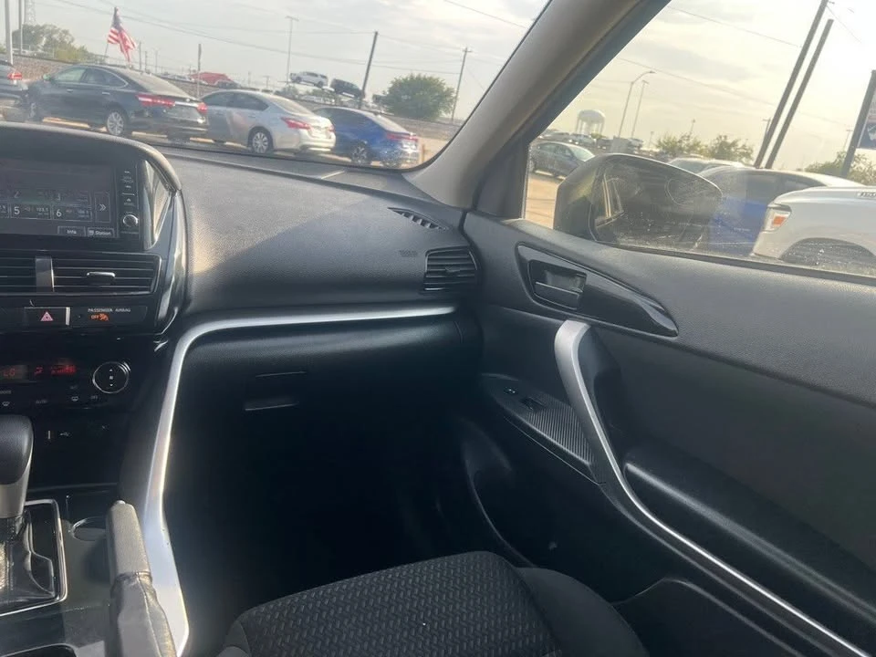 2022 Mitsubishi Eclipse Cross - Image 17 of 20