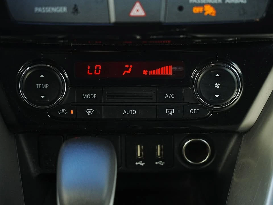 2022 Mitsubishi Eclipse Cross - Image 16 of 19