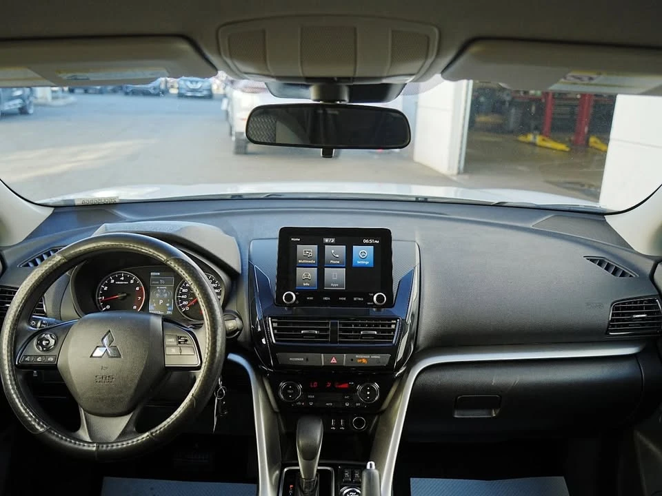 2022 Mitsubishi Eclipse Cross - Image 11 of 19