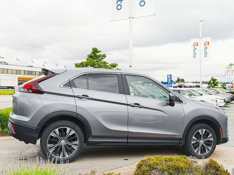 2022 Mitsubishi Eclipse Cross - Image 3 of 15