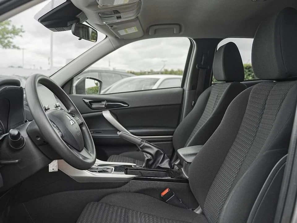 2022 Mitsubishi Eclipse Cross - Image 7 of 15
