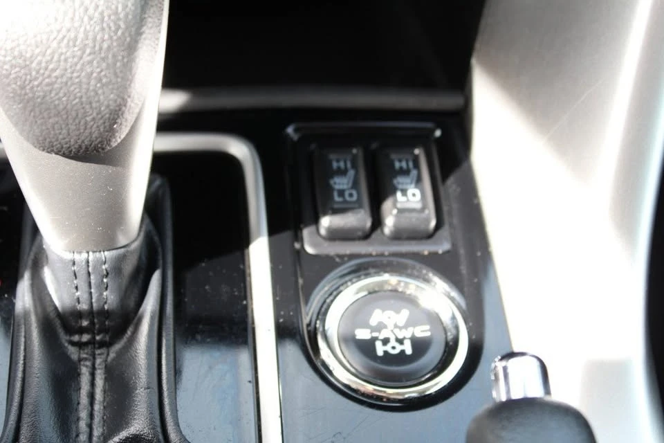 2022 Mitsubishi Eclipse Cross - Image 16 of 18
