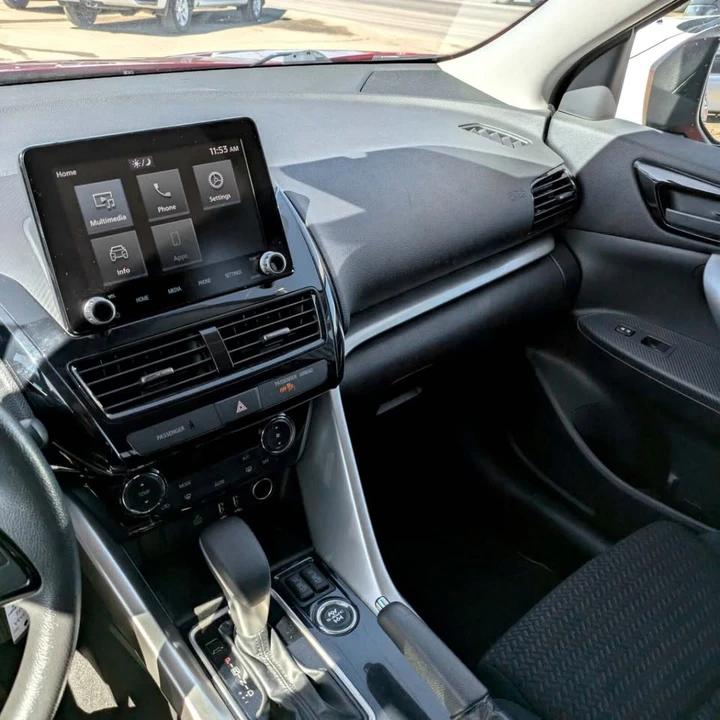 2022 Mitsubishi Eclipse Cross - Image 8 of 10