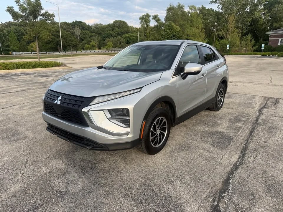 2022 Mitsubishi Eclipse Cross - Image 2 of 15