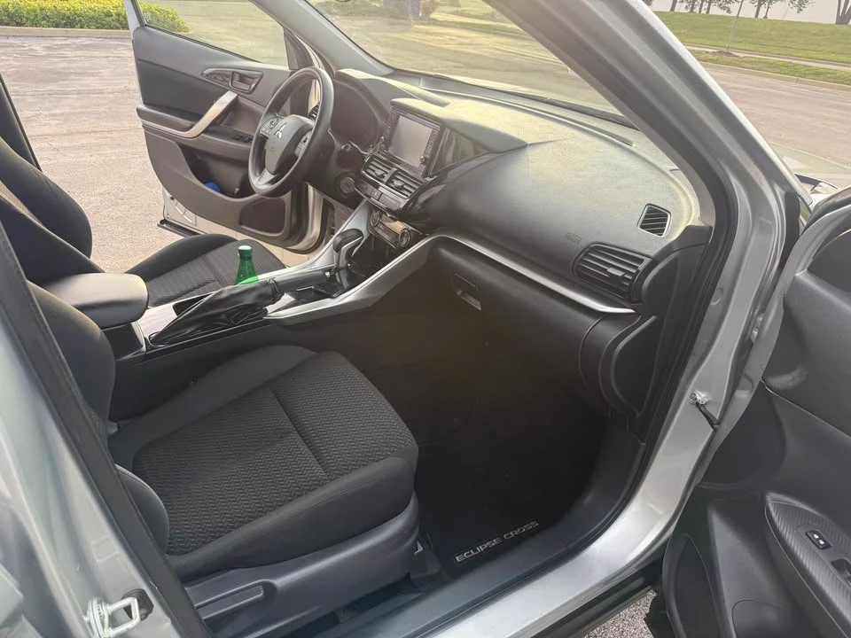 2022 Mitsubishi Eclipse Cross - Image 10 of 15