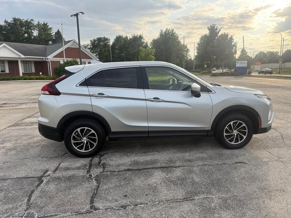 2022 Mitsubishi Eclipse Cross - Image 5 of 15