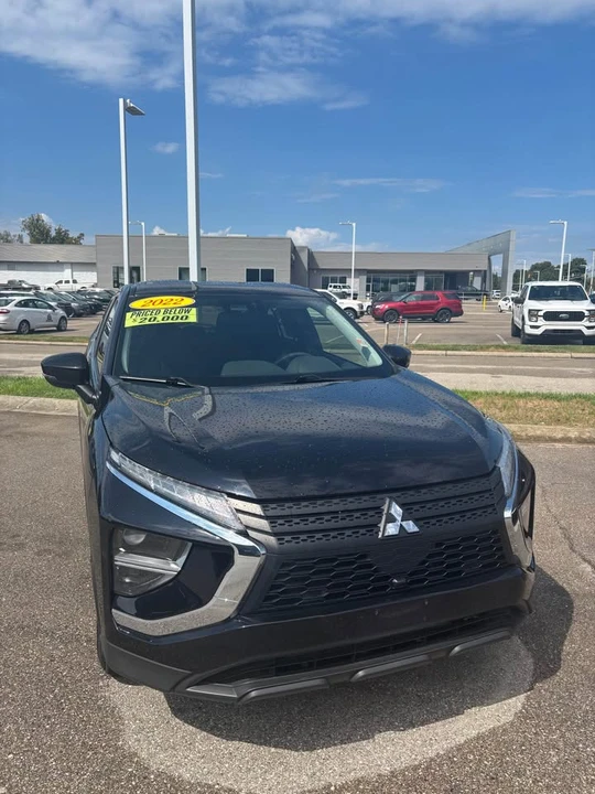 2022 Mitsubishi Eclipse Cross - Image 2 of 10