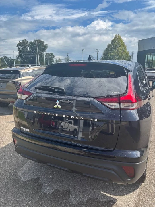 2022 Mitsubishi Eclipse Cross - Image 8 of 10