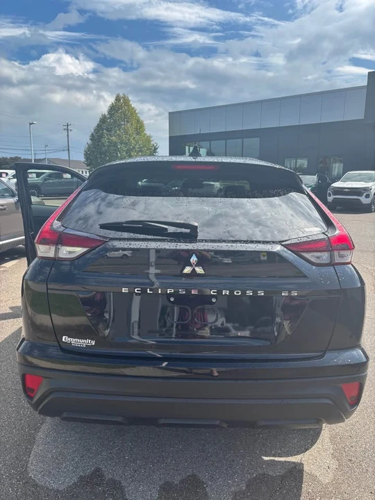 2022 Mitsubishi Eclipse Cross - Image 7 of 10