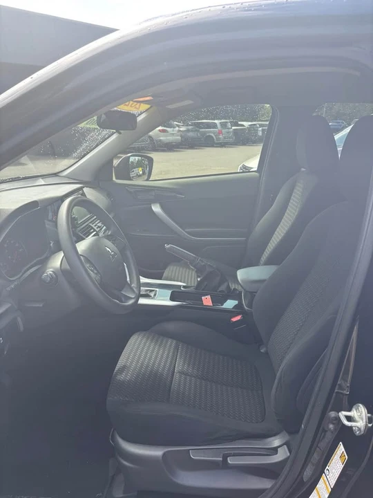 2022 Mitsubishi Eclipse Cross - Image 3 of 10