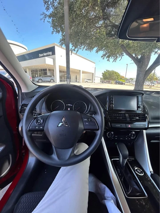 2022 Mitsubishi Eclipse Cross - Image 2 of 7
