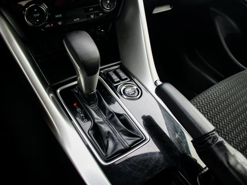2022 Mitsubishi Eclipse Cross - Image 15 of 20