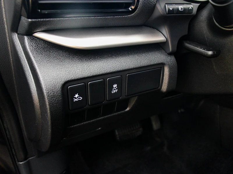 2022 Mitsubishi Eclipse Cross - Image 8 of 20