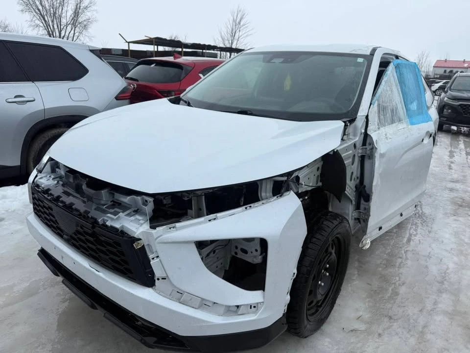 2022 Mitsubishi Eclipse Cross - Image 2 of 9