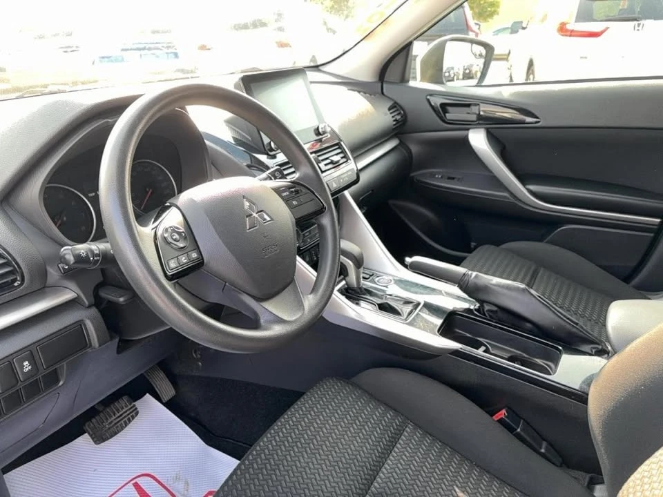 2022 Mitsubishi Eclipse Cross - Image 3 of 20