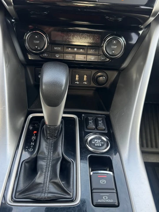 2022 Mitsubishi Eclipse Cross - Image 8 of 10