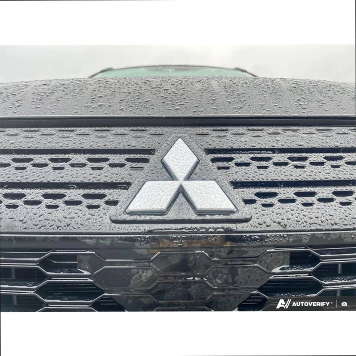 2022 Mitsubishi Eclipse Cross - Image 9 of 20