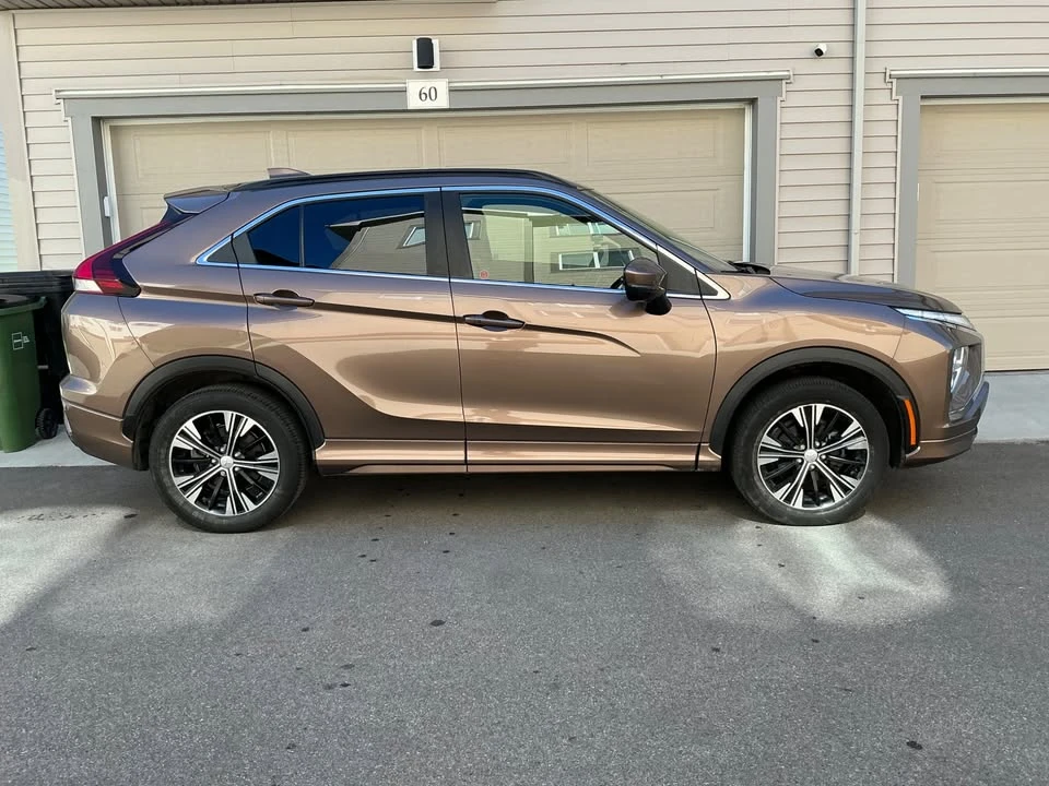 2022 Mitsubishi Eclipse Cross - Image 2 of 16