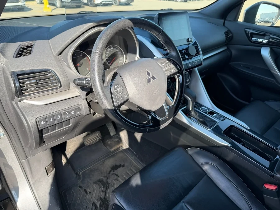 2022 Mitsubishi Eclipse Cross - Image 4 of 20