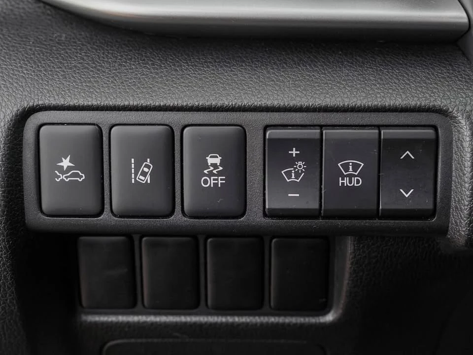 2022 Mitsubishi Eclipse Cross - Image 10 of 20