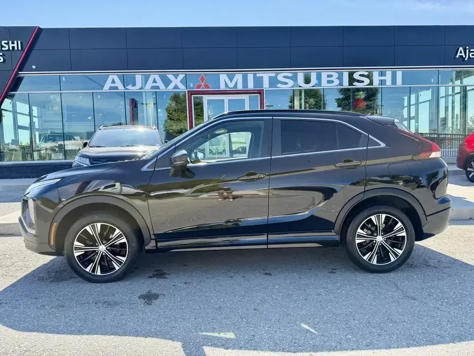 2022 Mitsubishi Eclipse Cross - Image 2 of 15