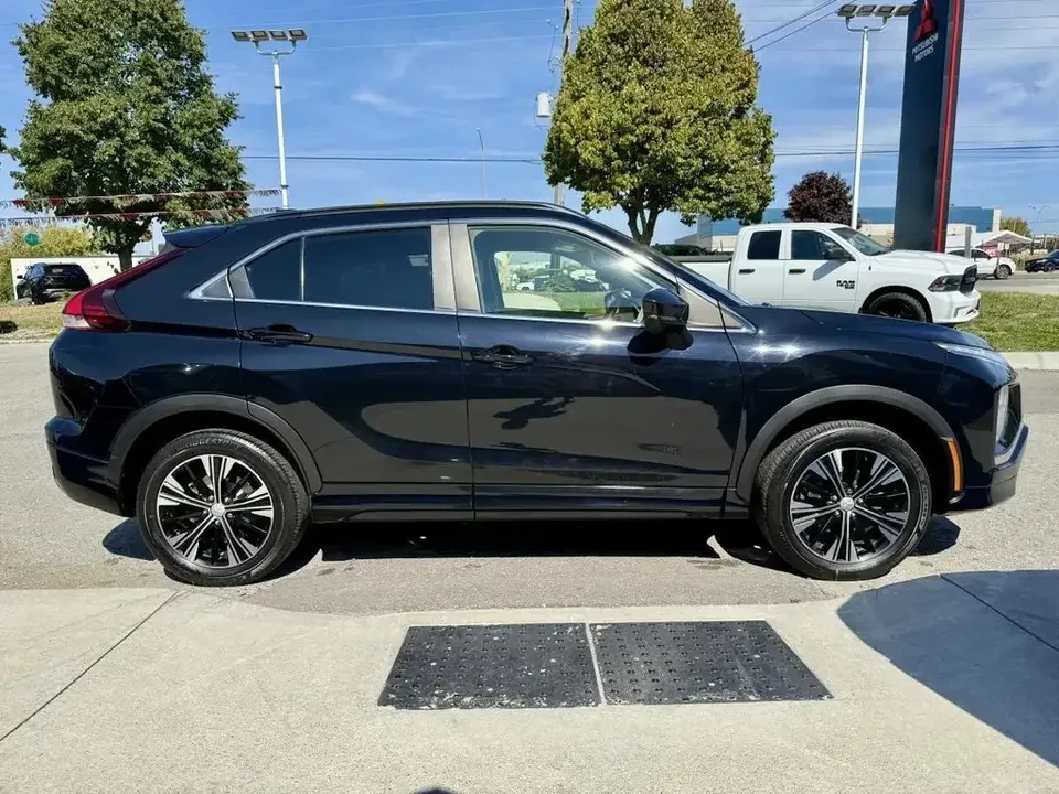 2022 Mitsubishi Eclipse Cross - Image 5 of 15
