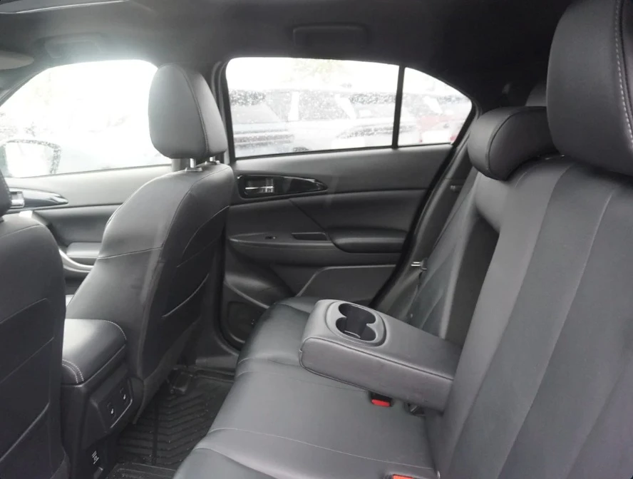 2022 Mitsubishi Eclipse Cross - Image 4 of 9