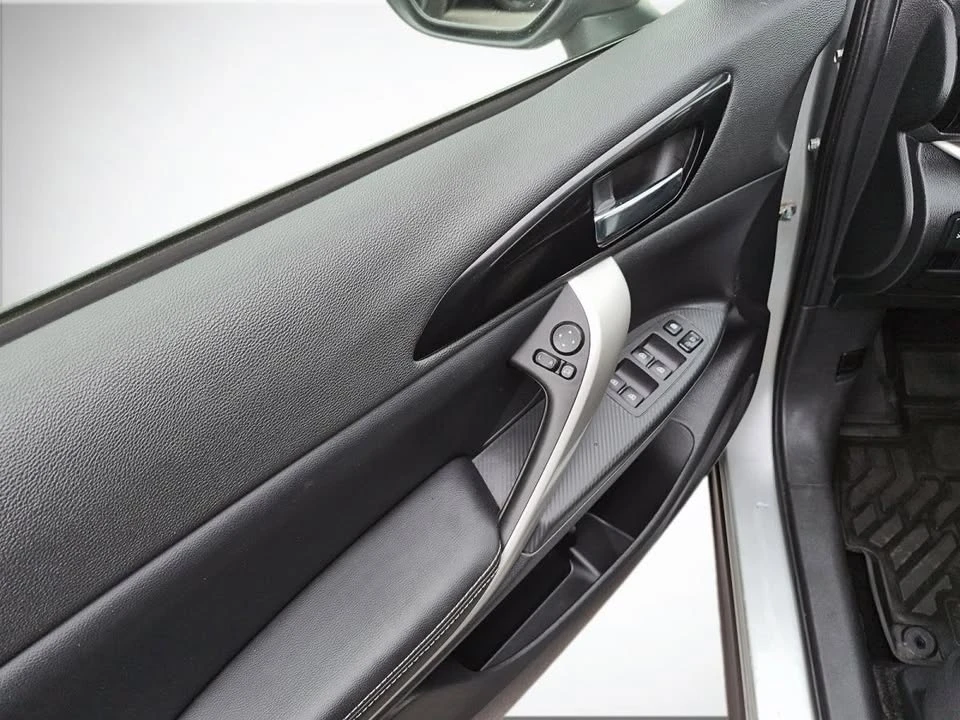 2022 Mitsubishi Eclipse Cross - Image 17 of 18