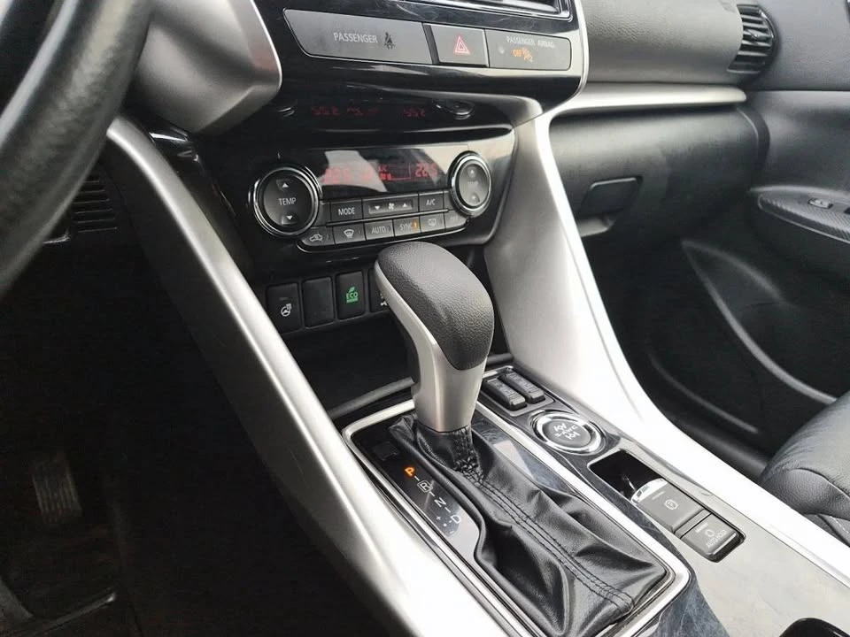 2022 Mitsubishi Eclipse Cross - Image 5 of 18