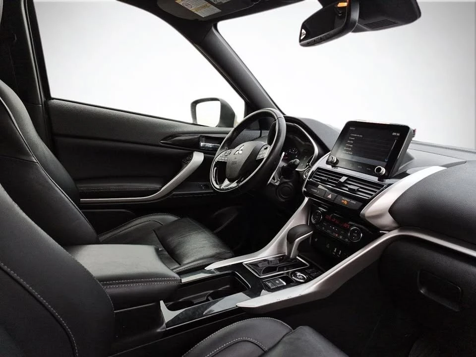 2022 Mitsubishi Eclipse Cross - Image 2 of 18