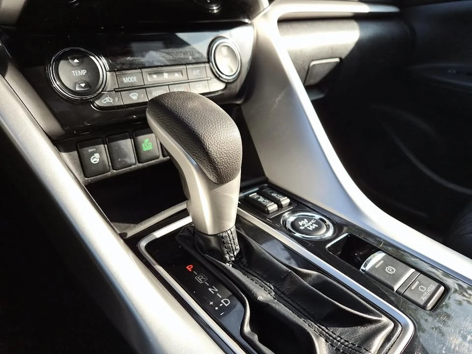 2022 Mitsubishi Eclipse Cross - Image 14 of 18