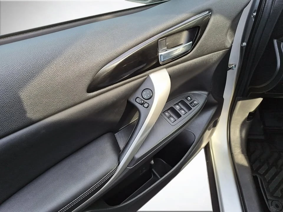 2022 Mitsubishi Eclipse Cross - Image 10 of 18