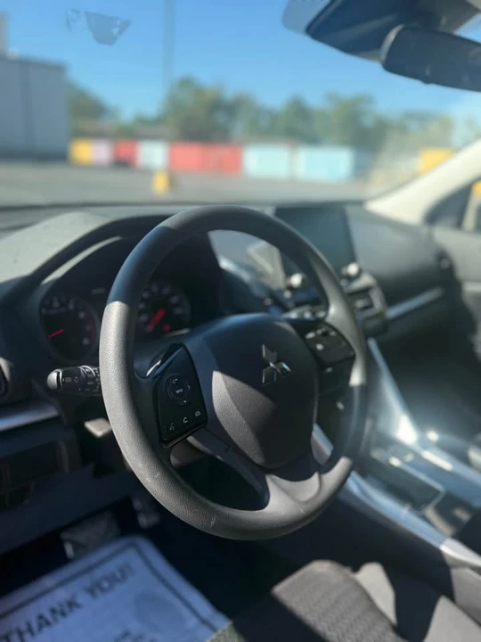 2022 Mitsubishi Eclipse Cross - Image 9 of 19