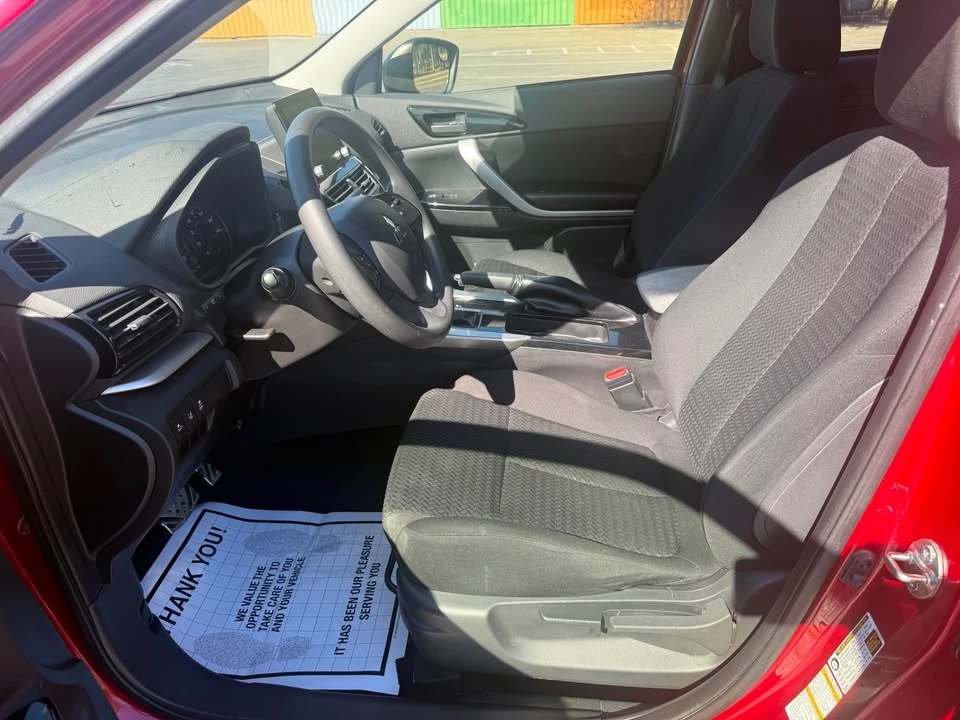 2022 Mitsubishi Eclipse Cross - Image 10 of 19