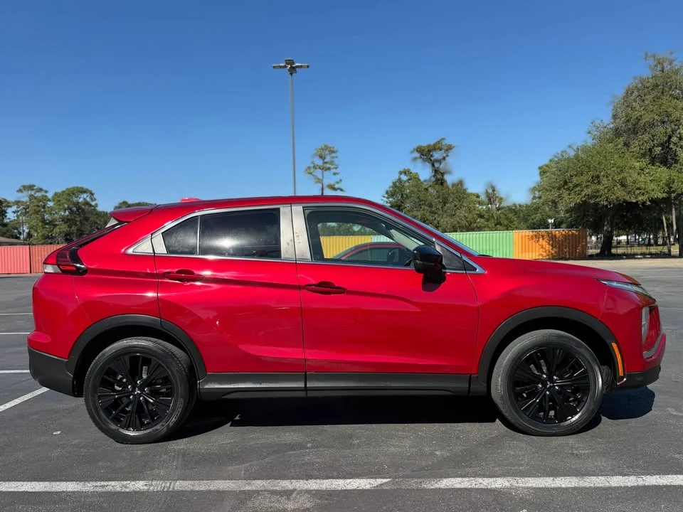 2022 Mitsubishi Eclipse Cross - Image 3 of 19