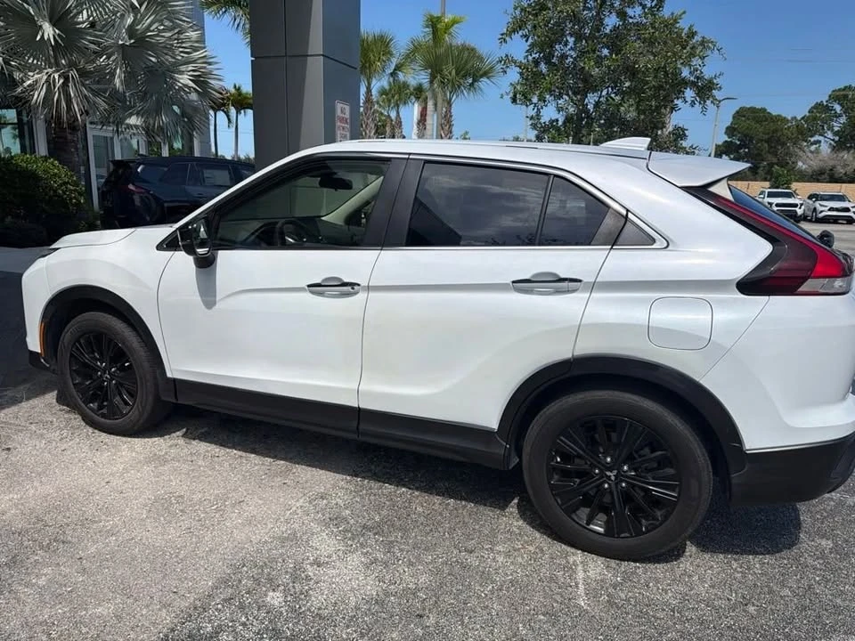 2022 Mitsubishi Eclipse Cross - Image 2 of 5