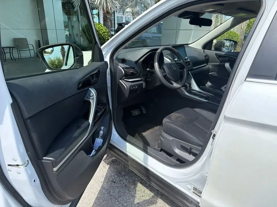 2022 Mitsubishi Eclipse Cross - Image 5 of 5