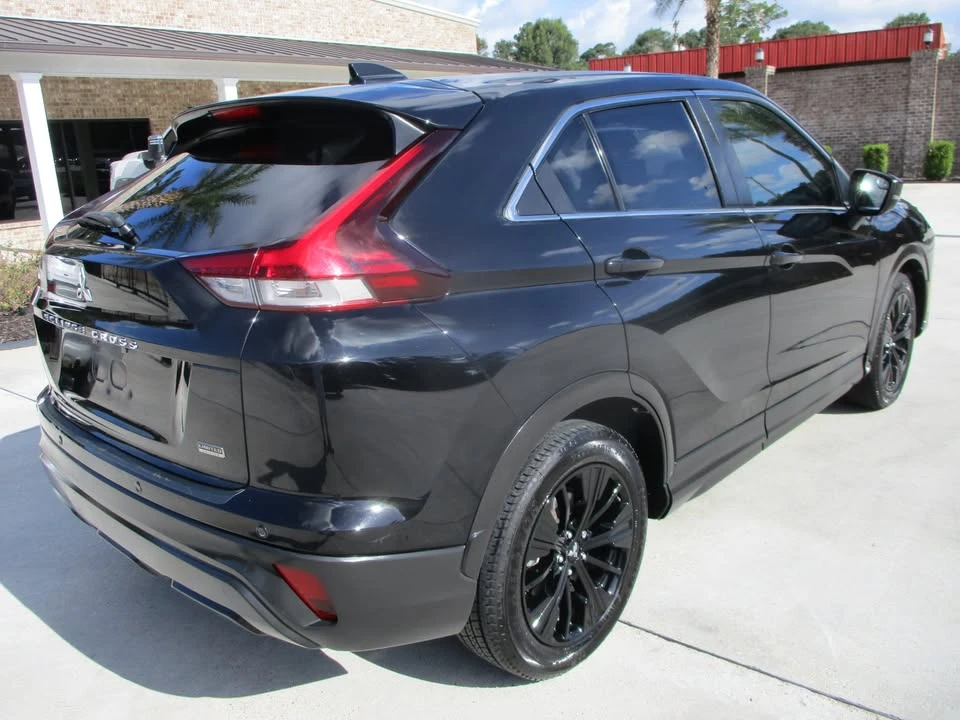 2022 Mitsubishi Eclipse Cross - Image 10 of 15